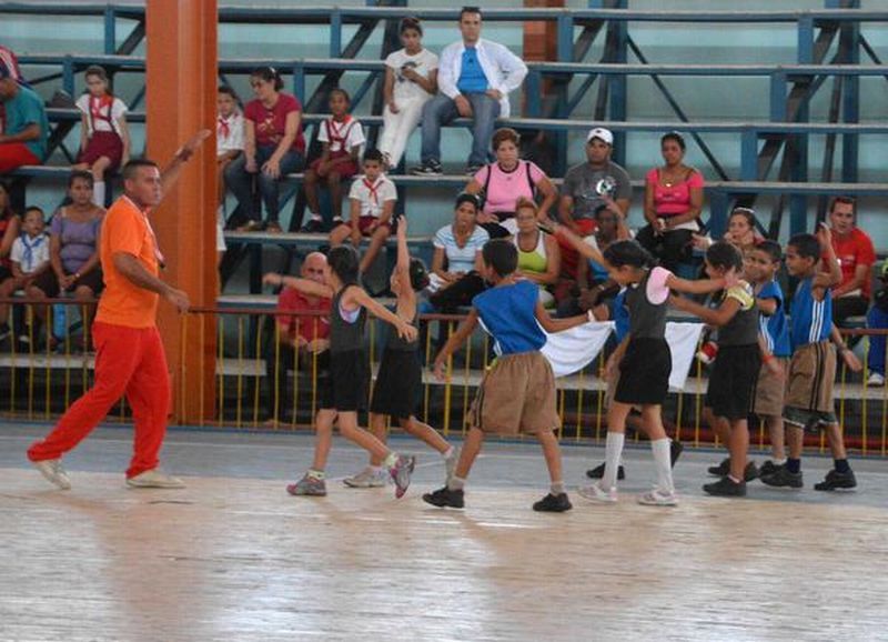 sancti spiritus, educacion fisica, profesores de educacion fisica, eide provincial lino salabrarria