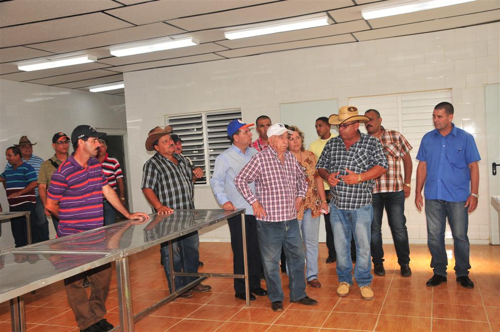 Sancti Spíritus, Machado Ventura, recorrido, Cuba, ganadería, matadero