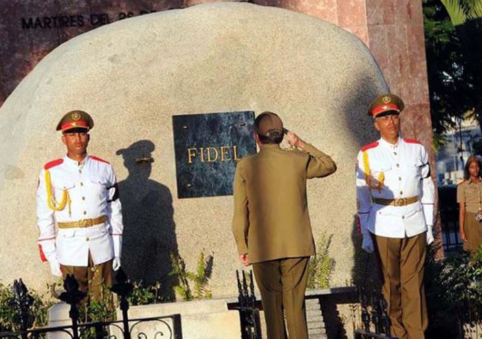 Raúl Castro, Fidel Castro, Santa Ifigenia, Santiago de Cuba