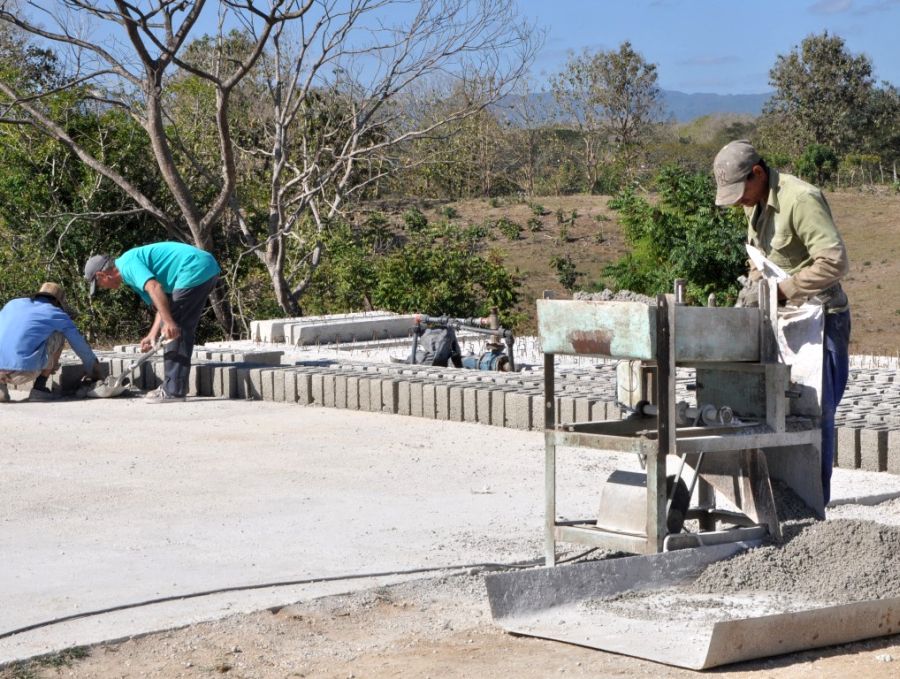 escambray, materiales de la construcción, producción de bloques, empresa construcción sancti spiritus, cuenta propia