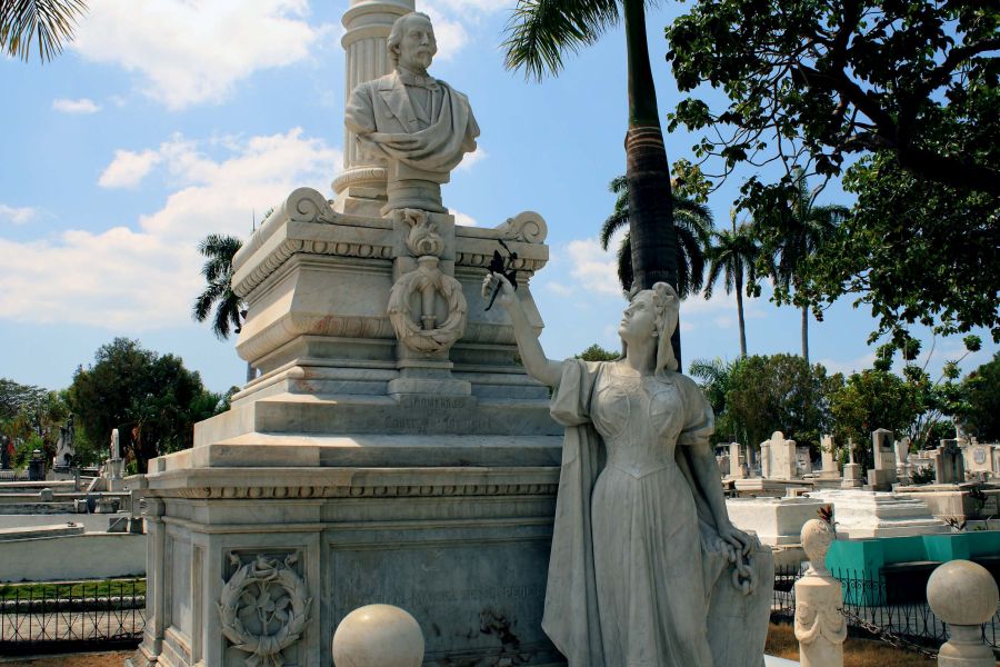 sanctiago de cuba, raul castro, cementerio santa ifigenia, carlos manuel de cespedes, mariana grajales, historia de cuba, guerra de independencia