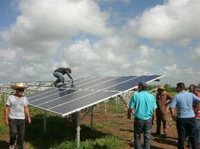 sancti spiritus, empresa electrica, paneles fotovoltaico, parque solar