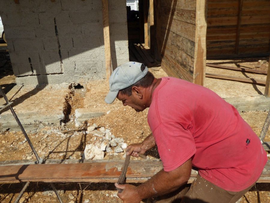 sancti spiritus, yaguajat, viviendas, huracan irma, construccion de viviendas, casas de tabla de palma