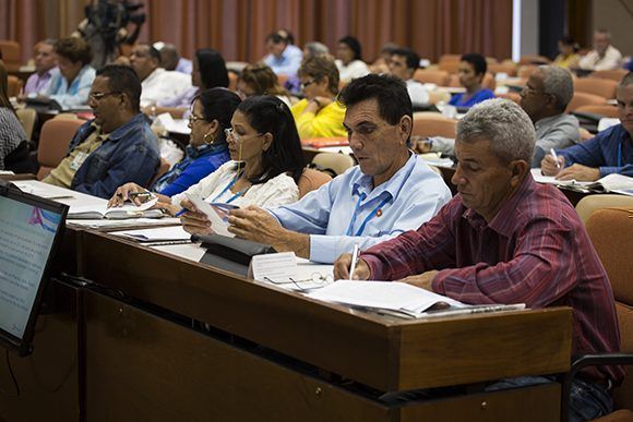 Asamblea Nacional, Parlamento, comisiones, Cuba