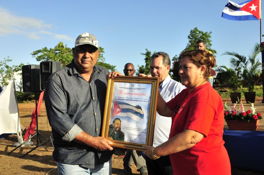 sancti spiritus, revolucion cubana, yaguajay, trabajo voluntario