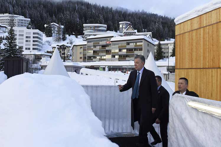 Juan Manuel Santos, Colombia, Davos, paz