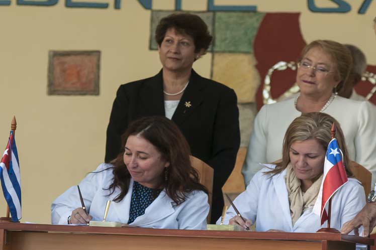 Cuba, Chile, Michelle Bachelet