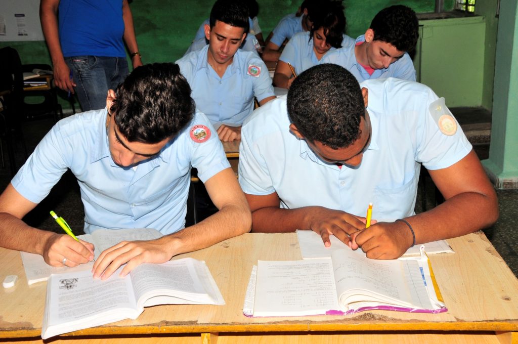 preuniversitario, estudiantes, 12 grado, Sancti Spíritus