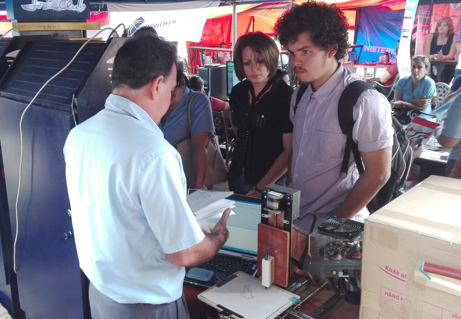 sancti spiritus, cultura, feria tecnologica la guayabera 5.0, casa de la guayabera, paro, robot terapeutico, innovador