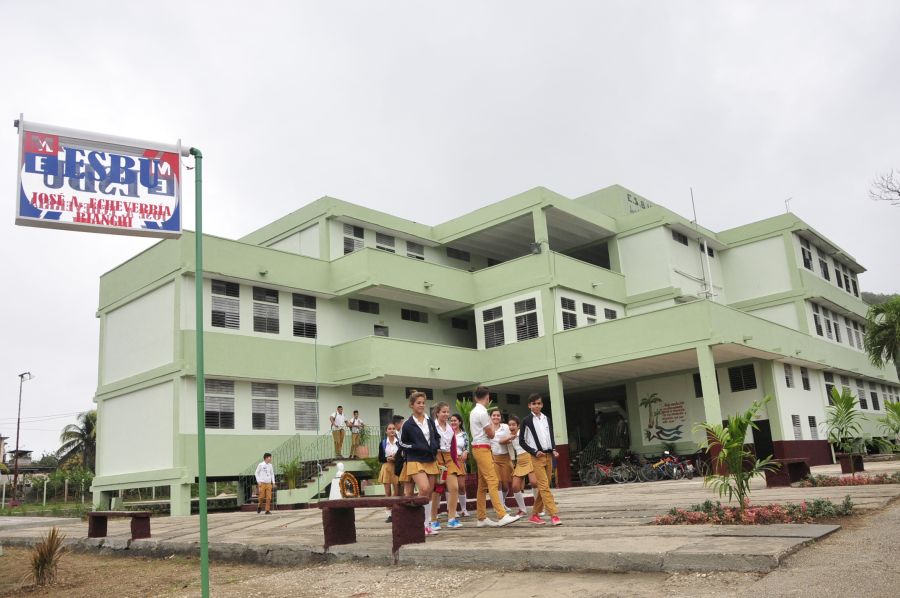 sancti spiritus, zaza del medio, educacion, enseñanza secundaria basica, reparacion de centros educacionales