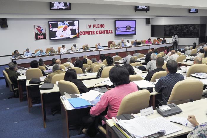 cuba, comite central del partido comunista de cuba, raul castro, modelo economico cubano