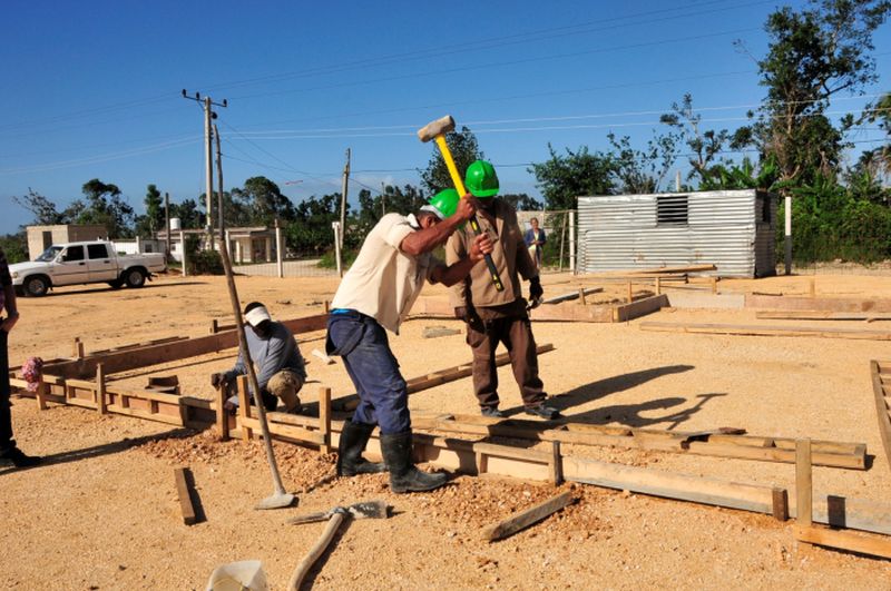 yaguajay, petrocasas, huracan irma, construccion de viviendas