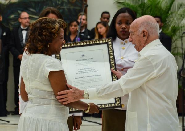 cuba, heroe del trabajo de la republica de cuba, jose ramon machado ventura, dia internacional de los trabajadores, primero de mayo