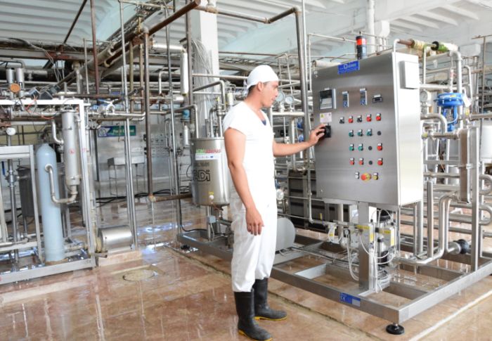 sancti spiritus, leche, acopio de leche, empresa de productos lacteos rio zaza