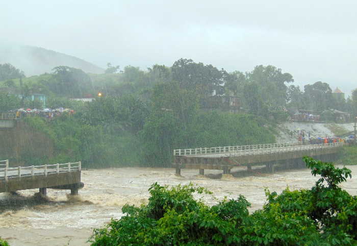 sancti spiritus, intensas lluvias, rio zaza, zaza del medio, inundaciones, viales