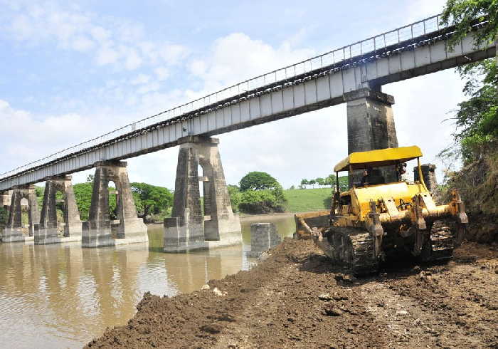 sancti spiritus, zaza del medio, puente zaza, ferrocarril