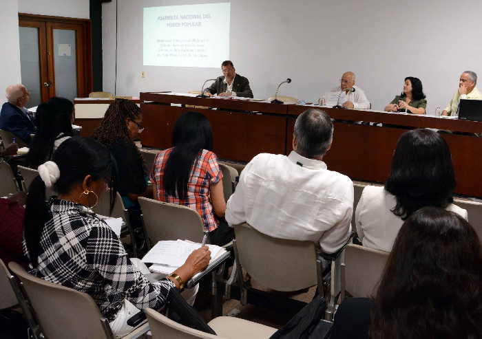 cuba, parlamento cubano, comisiones permantes del parlamento cubano, asamblea nacional del poder popular, economia cubana