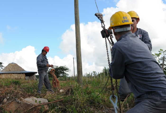 sancti spiritus, intensas lluvias en sancti spiritus, electricidad, empresa electrica, organizacion basica electrica