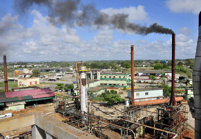 Oil refinery production restarts after rehabilitation in central Cuba