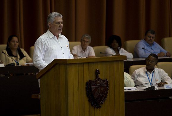 Díaz-Canel, Cuba, Parlamento, constitución