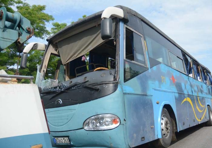 sancti spiritus, accidente de transito, autopista nacional, hospital provincial camilo cienfuegos