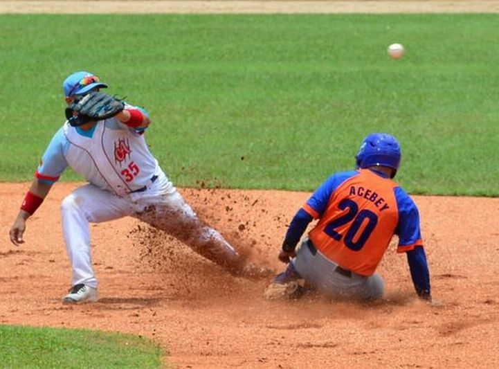 Béisbol, Gallos