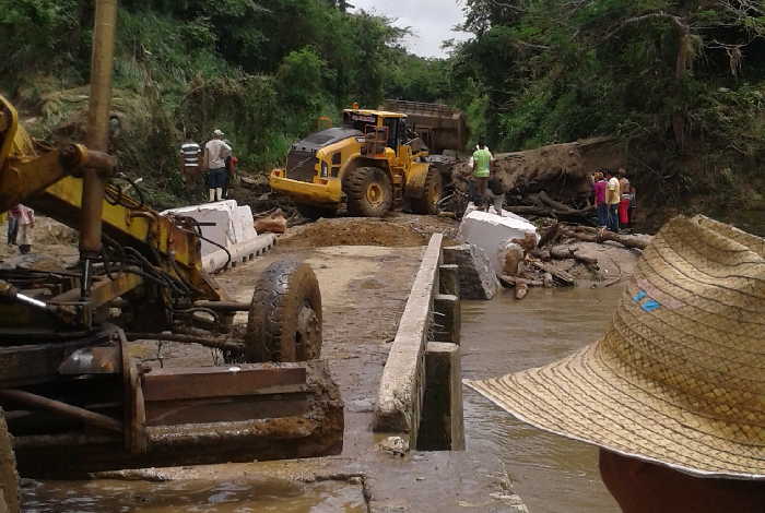 sancti spiritus, viales, reparacion de viales, intensas lluvias en sancti spiritus, tormanta tropical alberto, fomento