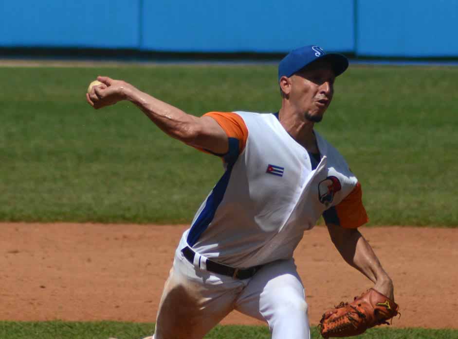 Gallos, béisbol, Yoen Socarras