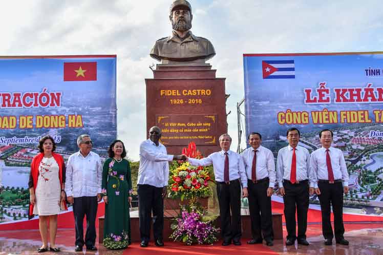 Vietnam, Plaza, Fidel Castro