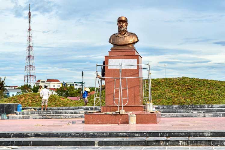 Vietnam, plaza, Fidel