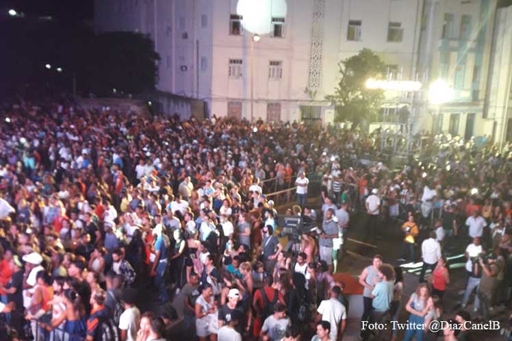 Díaz-Canel, Universidad de La habana, concierto, Van Van