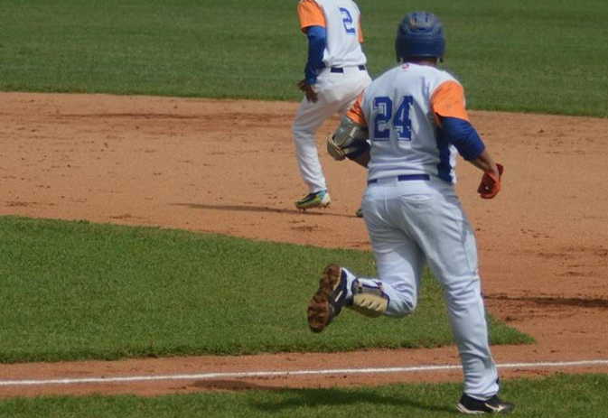 Béisbol, Gallos, Frederich Cepeda