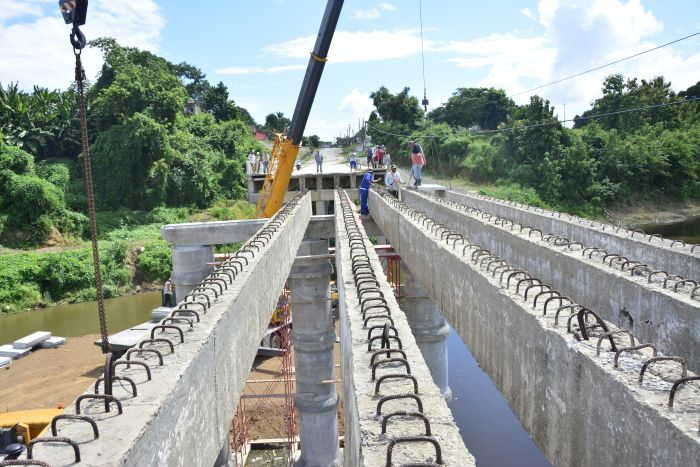 sancti spiritus, puente sobre el rio zaza, zaza del medio