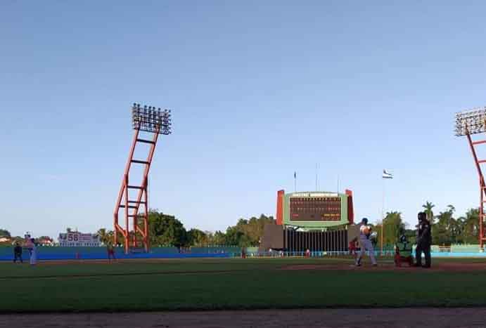 Béisbol, Gallos, Leñadores