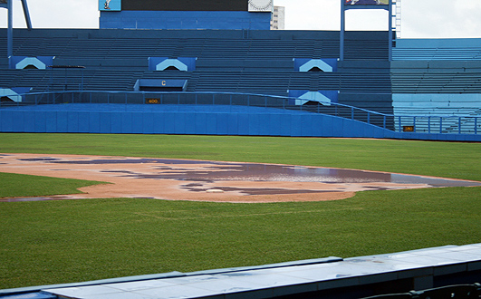 Béisbol, Gallos ,Leones, lluvia