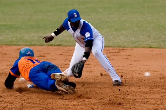 Béisbol, Gallos , Leones