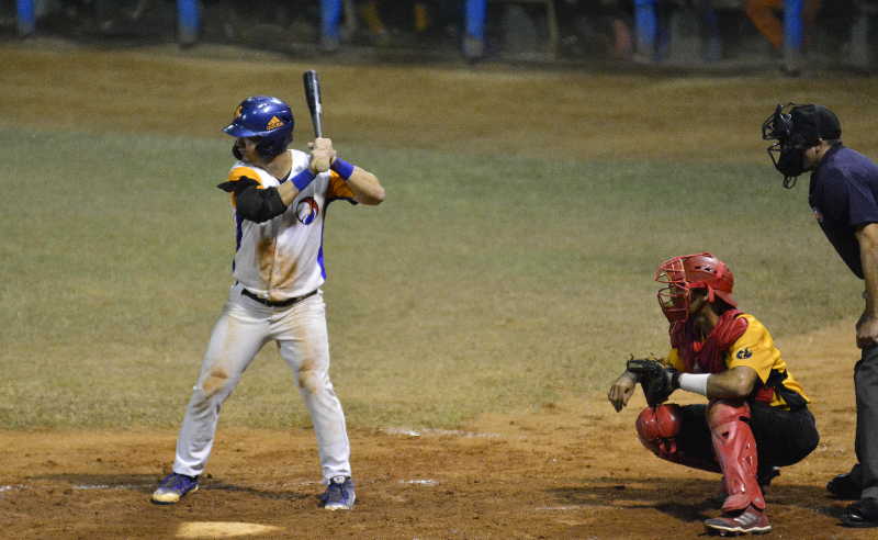 Béisbol, Gallos, emergentes, Yoandy Baguet 