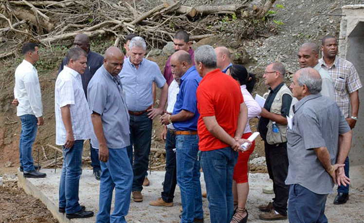 cuba, reparacion viales, miguel diaz-canel, presidente de cuba