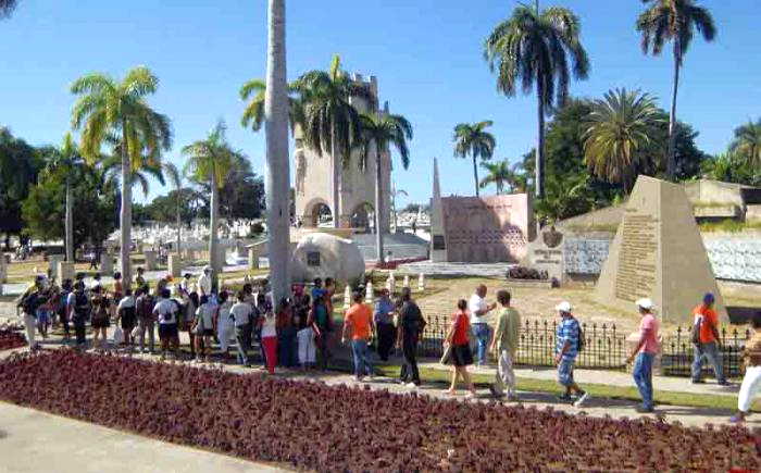 cuba, revolucion cubana, una sola revolucion, santa ifigenia, santiago de cuba