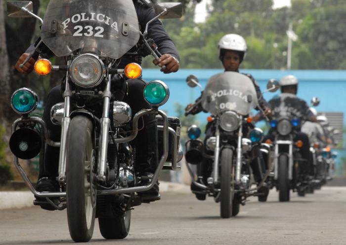 cuba, policia nacional revolucionaria, raul castro