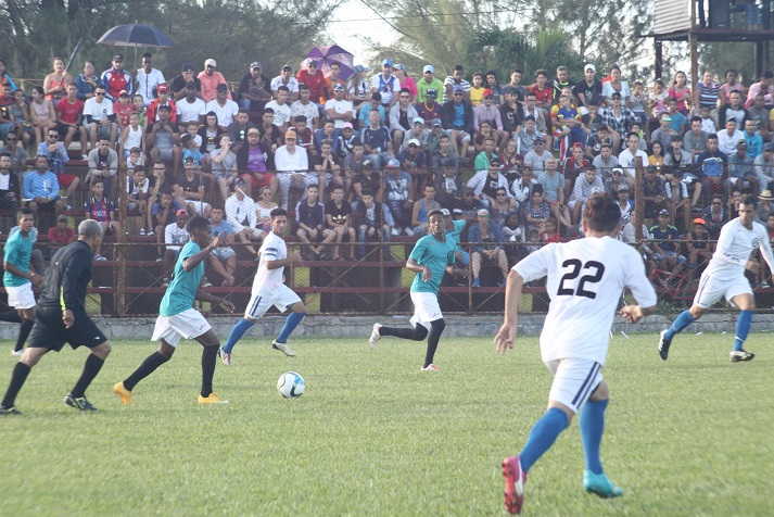 El equipo tiene a favor su juventud y entrega en el terreno.