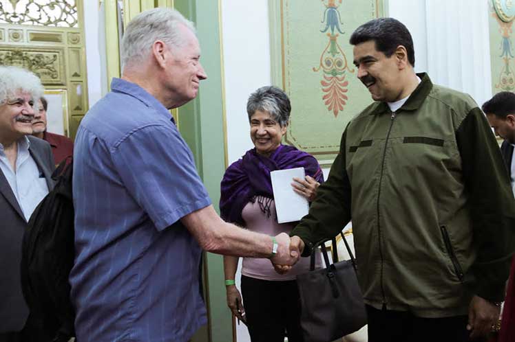 Los activistas condenaron la injerencia del Gobierno de Trump contra institucionalidad de Venezuela. (Foto: PL)