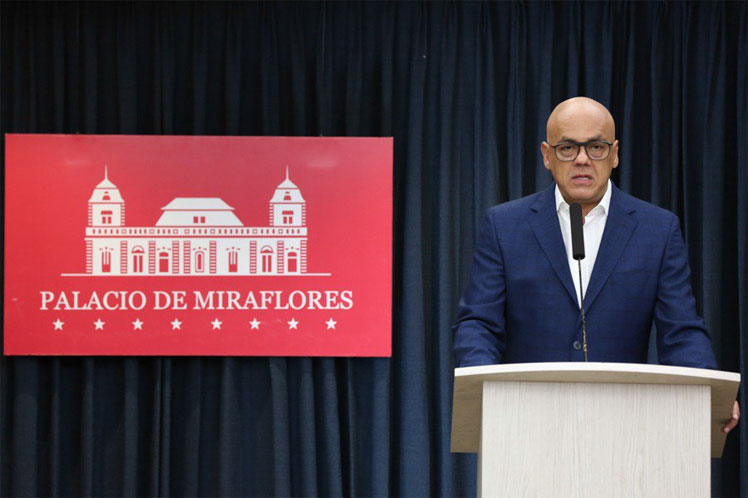 El próximo fin de semana la Fuerzas Armada Nacional Bolivariana reanudará las maniobras militares en una segunda etapa, aseguró Jorge Rodríguez. Foto: PL.