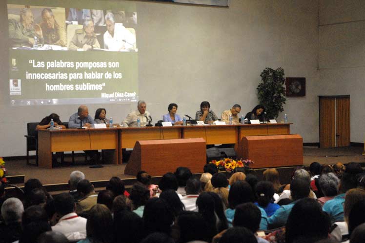 La ministra precisó que la cobertura del personal docente resulta el principal problema que afecta la educación cuabana. (Foto: PL)