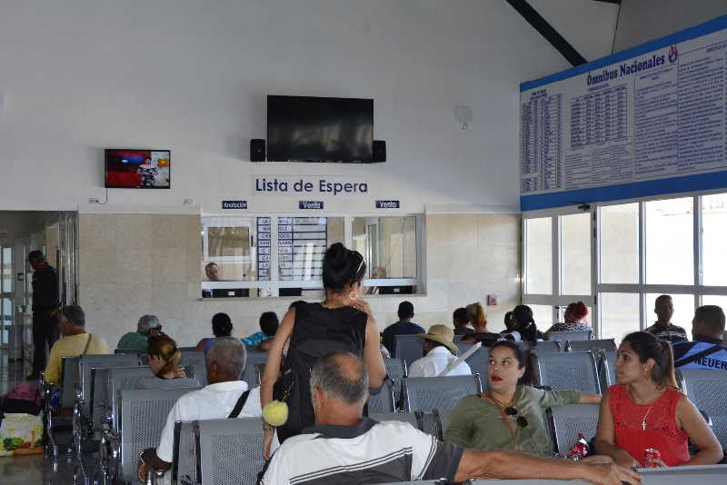 sancti spiritus, terminal de omnibus, omnibus nacionales, indisciplina social