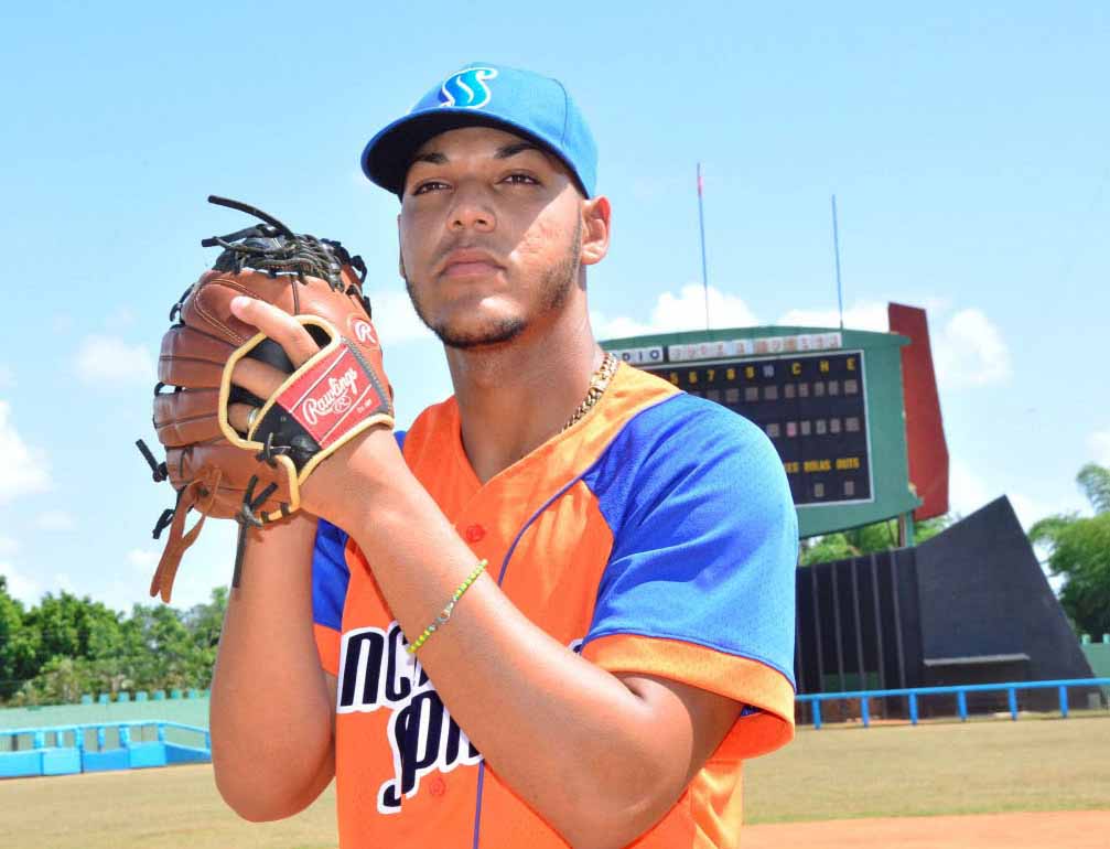 “Aunque me preparé bien para esta serie no esperaba tan buenos resultados", aseguró Roberto luego del triunfo ante Ciego. (Foto: Vicente Brito / Escambray)