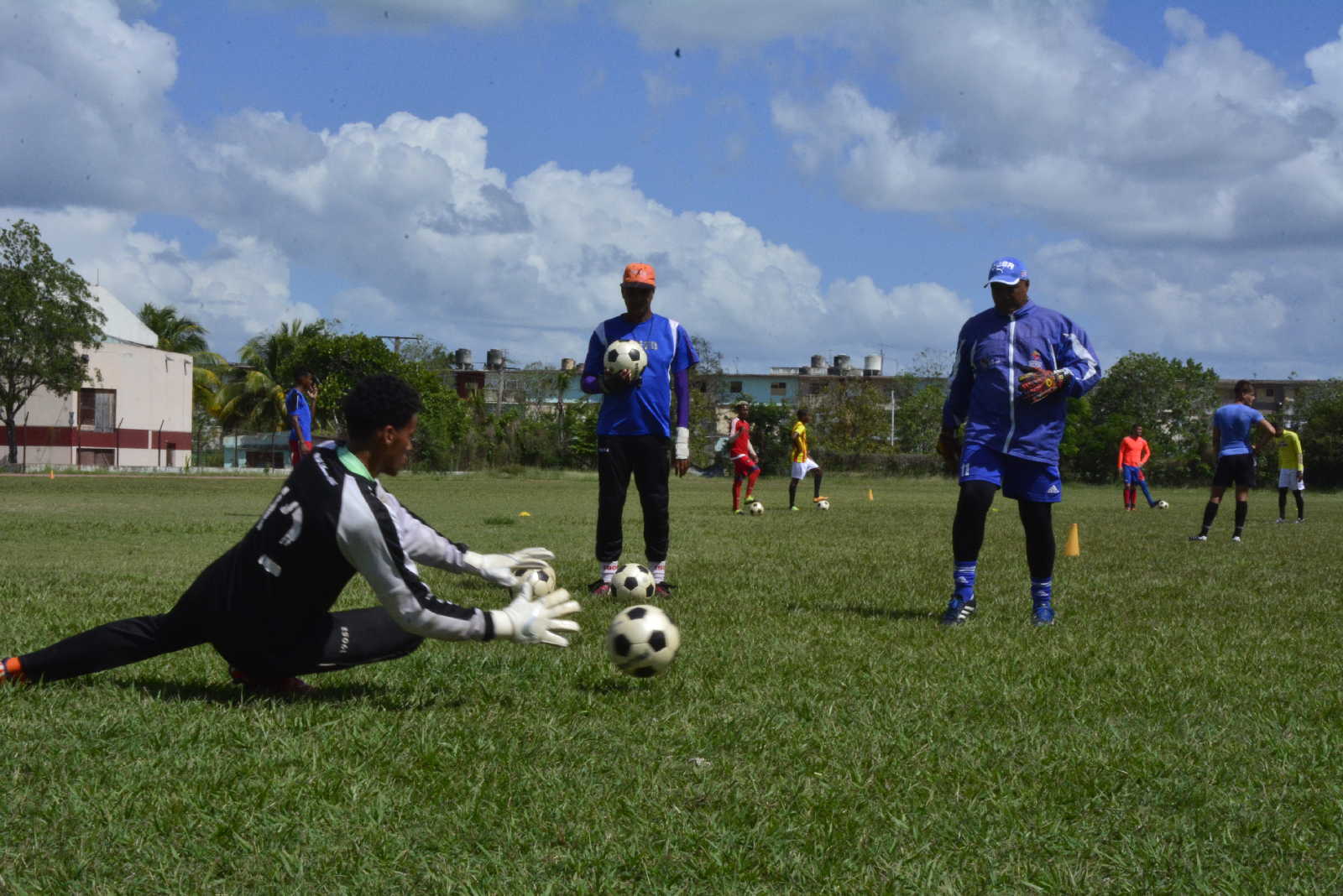 En Sancti Spíritus se movió el balón en busca de Tokio Escambray