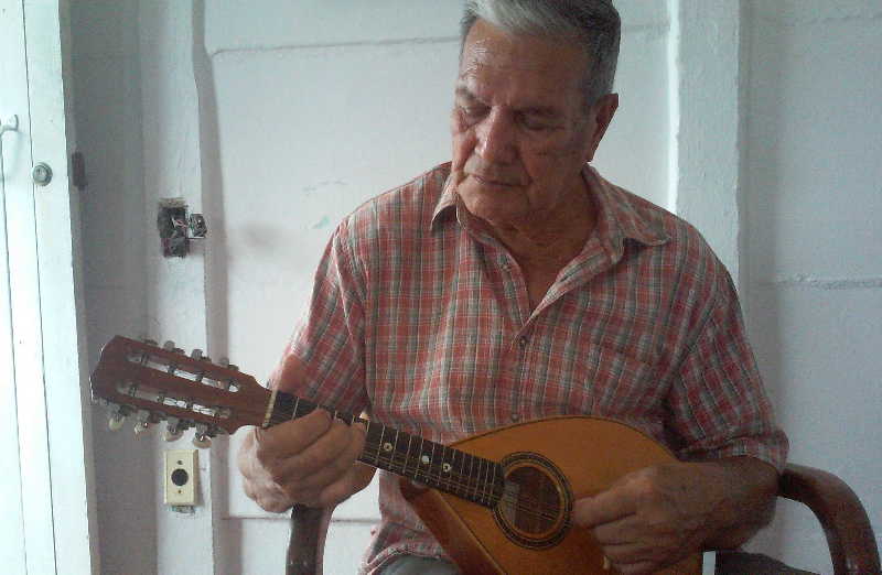 sancti spiritus, musica, mandolina, instrumentos musicales, yaguajay