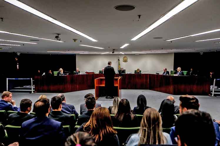 Los magistrados discutieron sobre dos recursos de habeas corpus presentados por la defensa de Lula. (Foto: PL)