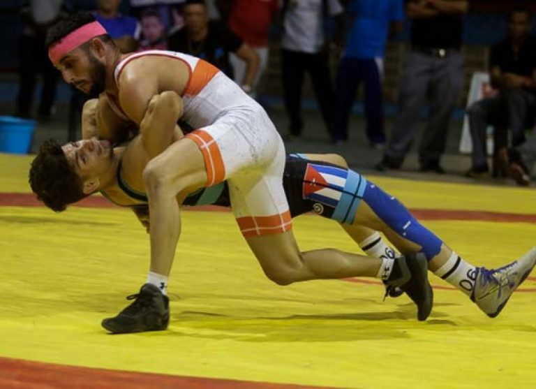 Javier Duménigo, en los 60 kilogramos en el estilo greco, se hizo de su tercera corona nacional.